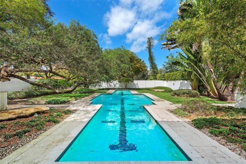Villa ou maison à vendre à Miami, Floride: 6 chambres, 392.23 m2 № 2054600 - photo 16