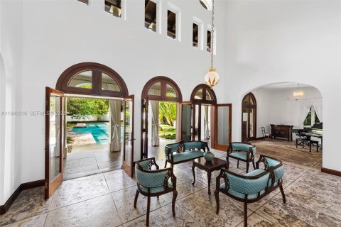 Villa ou maison à vendre à Miami, Floride: 6 chambres, 392.23 m2 № 2054600 - photo 12
