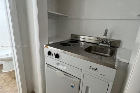 House in Hollywood, Florida № 2013161 - photo 4