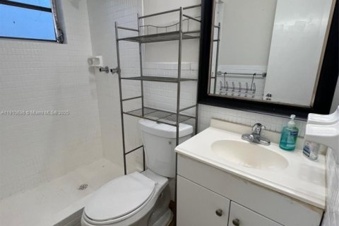 House in Hollywood, Florida № 2013161 - photo 2