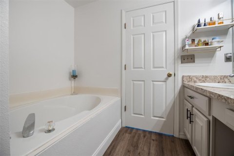 House in Groveland, Florida 4 bedrooms, 183.95 sq.m. № 1686557 - photo 30