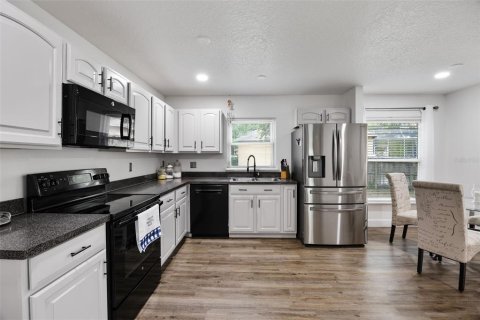 House in Groveland, Florida 4 bedrooms, 183.95 sq.m. № 1686557 - photo 17