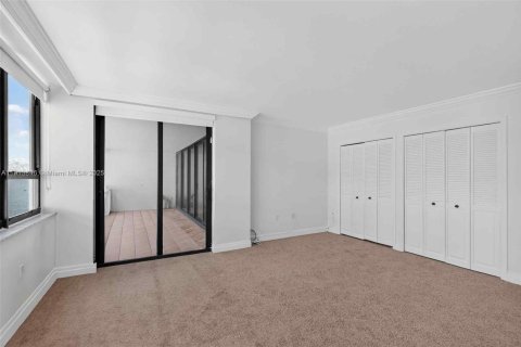 Copropriété à vendre à Miami, Floride: 2 chambres, 174.84 m2 № 1969853 - photo 17