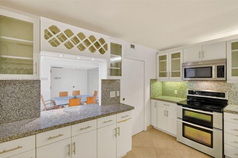 Copropriété à vendre à Miami, Floride: 2 chambres, 174.84 m2 № 1969853 - photo 14