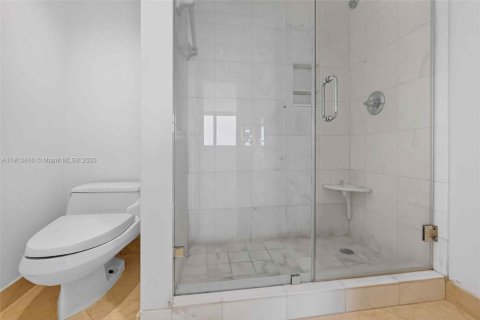 Copropriété à vendre à Miami, Floride: 2 chambres, 174.84 m2 № 1969853 - photo 24