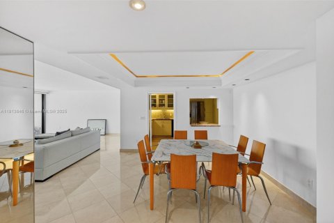Copropriété à vendre à Miami, Floride: 2 chambres, 174.84 m2 № 1969853 - photo 7