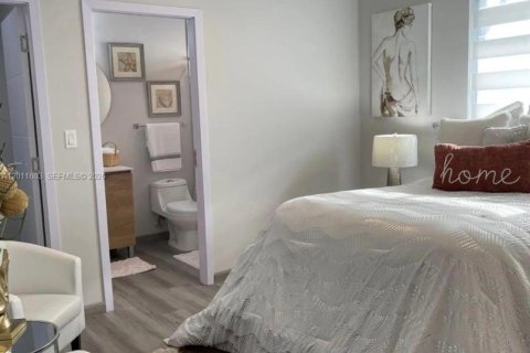 Снять в аренду таунхаус в Флорида-Сити, Флорида 3 спальни, 120.03м2, № 2075289 - фото 12