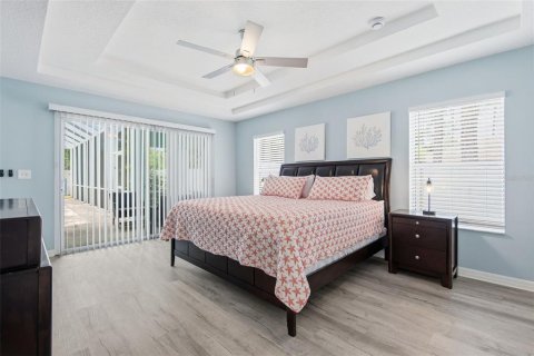 House in Palm Coast, Florida 4 bedrooms, 226.4 sq.m. № 2147577 - photo 26
