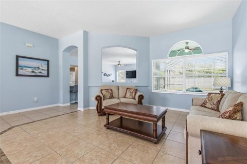 House in Palm Coast, Florida 4 bedrooms, 226.4 sq.m. № 2147577 - photo 11