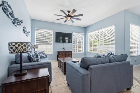 House in Palm Coast, Florida 4 bedrooms, 226.4 sq.m. № 2147577 - photo 20