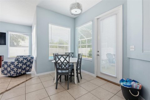 House in Palm Coast, Florida 4 bedrooms, 226.4 sq.m. № 2147577 - photo 25