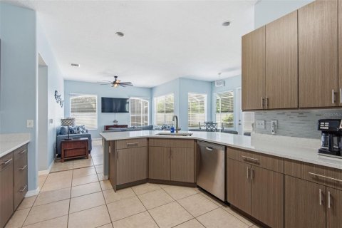 House in Palm Coast, Florida 4 bedrooms, 226.4 sq.m. № 2147577 - photo 14