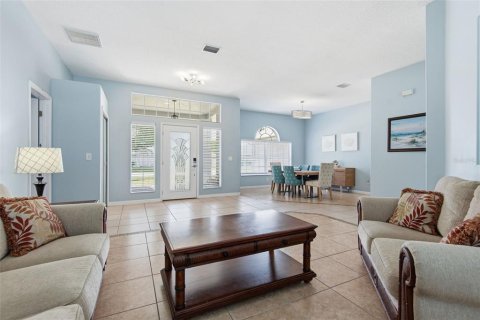 House in Palm Coast, Florida 4 bedrooms, 226.4 sq.m. № 2147577 - photo 10
