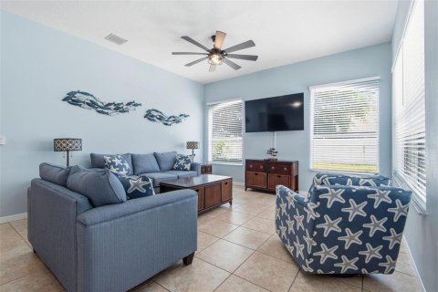 House in Palm Coast, Florida 4 bedrooms, 226.4 sq.m. № 2147577 - photo 5