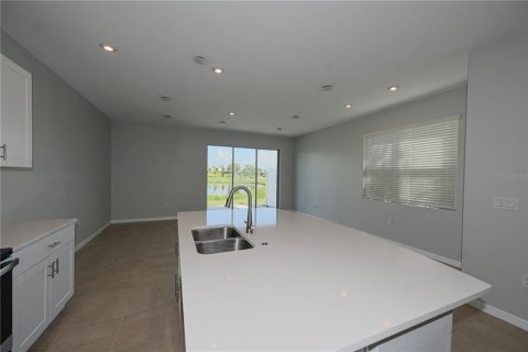 Touwnhouse à vendre à Sarasota, Floride: 3 chambres, 148.36 m2 № 1900644 - photo 4