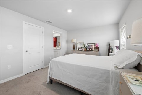 Townhouse in Lehigh Acres, Florida 3 bedrooms, 150.59 sq.m. № 2421837 - photo 28