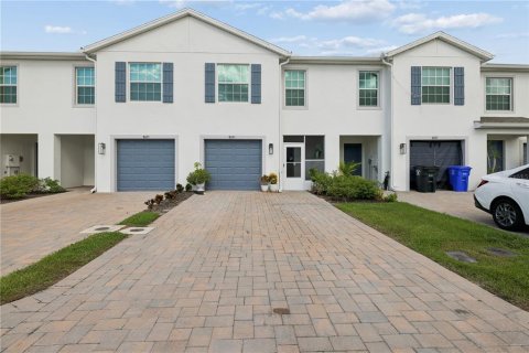 Townhouse in Lehigh Acres, Florida 3 bedrooms, 150.59 sq.m. № 2421837