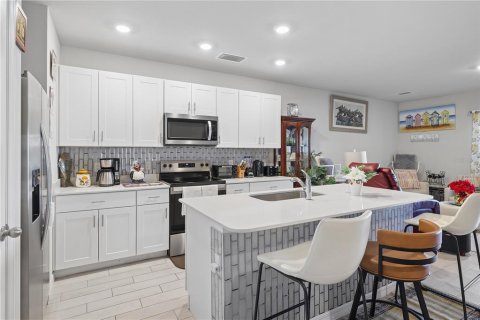 Townhouse in Lehigh Acres, Florida 3 bedrooms, 150.59 sq.m. № 2421837 - photo 24