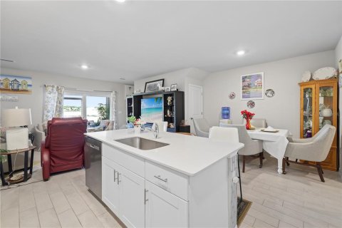 Townhouse in Lehigh Acres, Florida 3 bedrooms, 150.59 sq.m. № 2421837 - photo 21