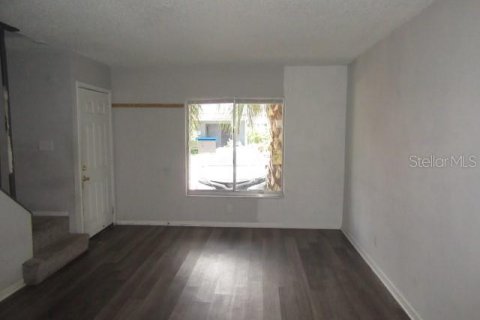 Touwnhouse à vendre à Tampa, Floride: 2 chambres, 86.96 m2 № 2196338 - photo 2