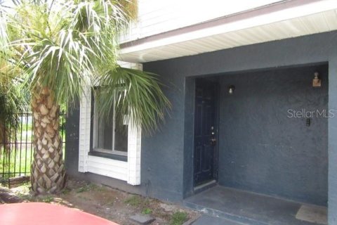 Adosado en Tampa, Florida 2 dormitorios, 86.96 m2 № 2196338