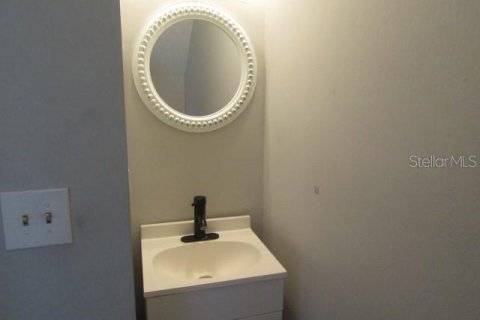 Touwnhouse à vendre à Tampa, Floride: 2 chambres, 86.96 m2 № 2196338 - photo 7