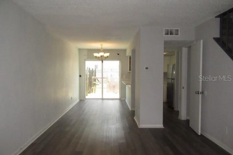 Touwnhouse à vendre à Tampa, Floride: 2 chambres, 86.96 m2 № 2196338 - photo 3