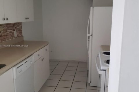 Condo in Miami, Florida, 2 bedrooms  № 737683 - photo 7