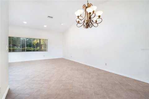 House in New Port Richey, Florida 3 bedrooms, 229.93 sq.m. № 1798366 - photo 26