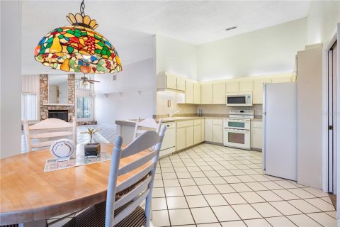 House in New Port Richey, Florida 3 bedrooms, 229.93 sq.m. № 1798366 - photo 28