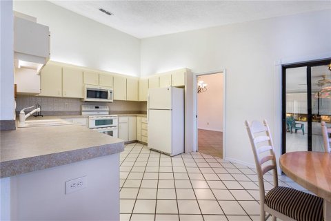 House in New Port Richey, Florida 3 bedrooms, 229.93 sq.m. № 1798366 - photo 29