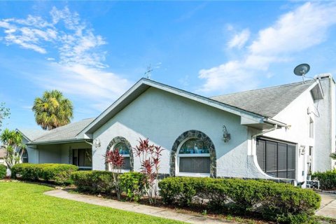 House in New Port Richey, Florida 3 bedrooms, 229.93 sq.m. № 1798366 - photo 17