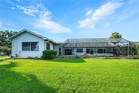 House in New Port Richey, Florida 3 bedrooms, 229.93 sq.m. № 1798366 - photo 13