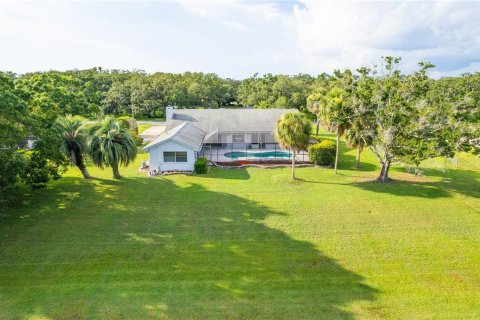 House in New Port Richey, Florida 3 bedrooms, 229.93 sq.m. № 1798366 - photo 14