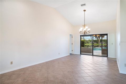 House in New Port Richey, Florida 3 bedrooms, 229.93 sq.m. № 1798366 - photo 21