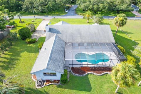 House in New Port Richey, Florida 3 bedrooms, 229.93 sq.m. № 1798366 - photo 10