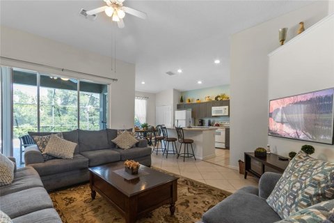House in Kissimmee, Florida 4 bedrooms, 170.38 sq.m. № 725140 - photo 18