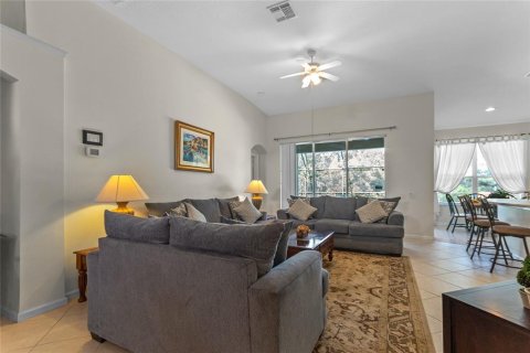 House in Kissimmee, Florida 4 bedrooms, 170.38 sq.m. № 725140 - photo 16