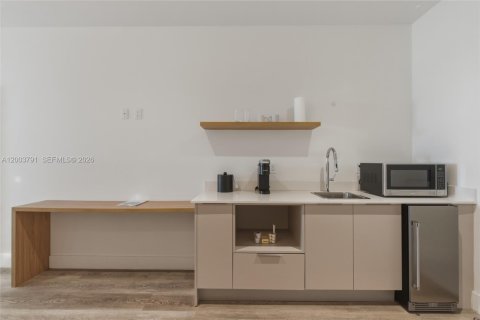 Condo in Miami, Florida  № 2069315 - photo 13