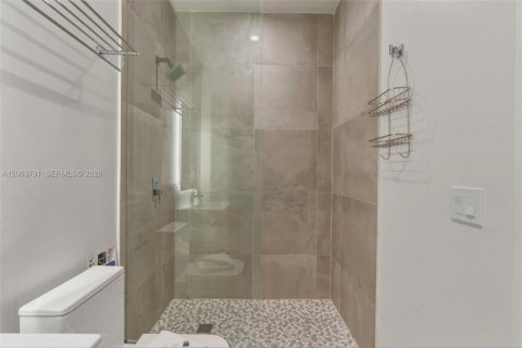 Condo in Miami, Florida  № 2069315 - photo 11