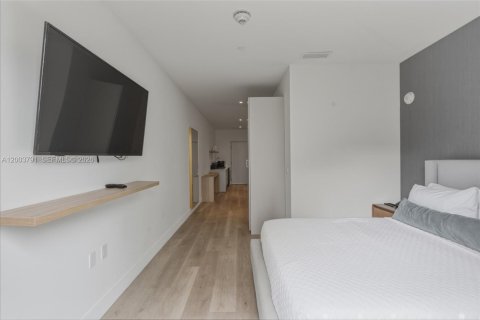 Condo in Miami, Florida  № 2069315 - photo 9