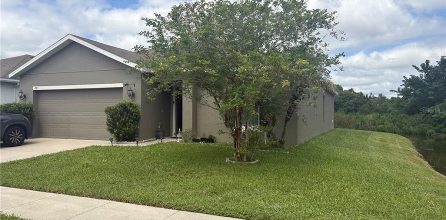 Villa ou maison à Winter Haven, Floride 4 chambres, 156.26 m2 № 2356136