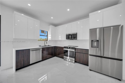 Villa ou maison à vendre à Lehigh Acres, Floride: 3 chambres № 1975965 - photo 2