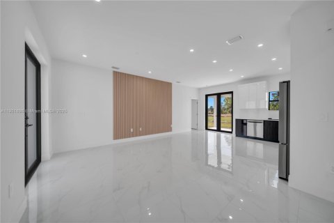 Villa ou maison à vendre à Lehigh Acres, Floride: 3 chambres № 1975965 - photo 4