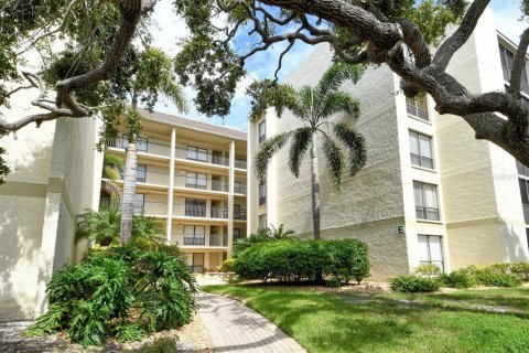 Copropriété à vendre à Sarasota, Floride: 2 chambres, 102.29 m2 № 1915860 - photo 1