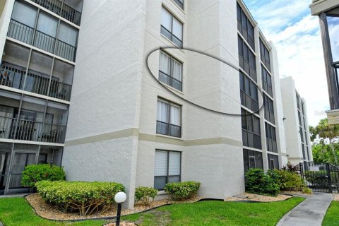 Copropriété à vendre à Sarasota, Floride: 2 chambres, 102.29 m2 № 1915860 - photo 2