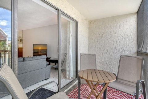 Copropriété à vendre à Sarasota, Floride: 2 chambres, 102.29 m2 № 1915860 - photo 13