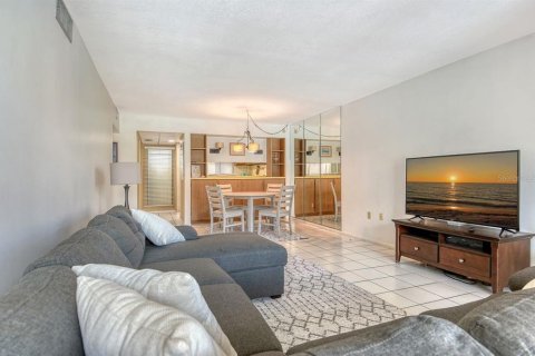 Copropriété à vendre à Sarasota, Floride: 2 chambres, 102.29 m2 № 1915860 - photo 16