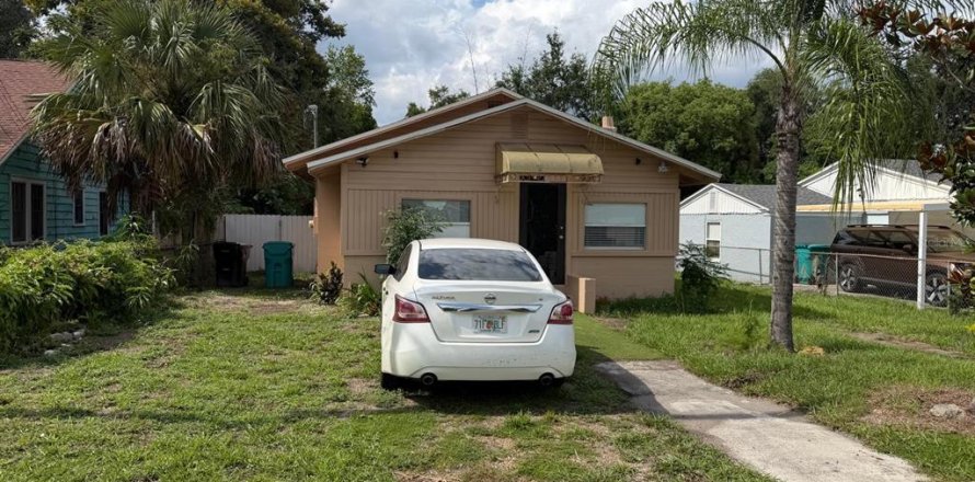 House in Orlando, Florida 3 bedrooms, 84.82 sq.m. № 2348237