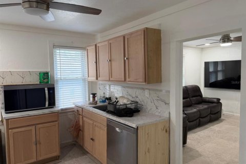 House in Orlando, Florida 3 bedrooms, 84.82 sq.m. № 2348237 - photo 5